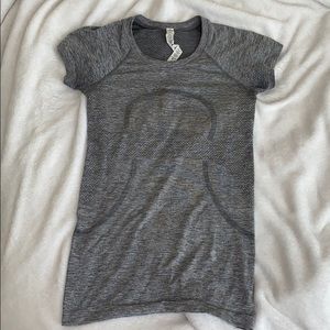 Lululemon Swiftly Tech Short Sleeve 2.0